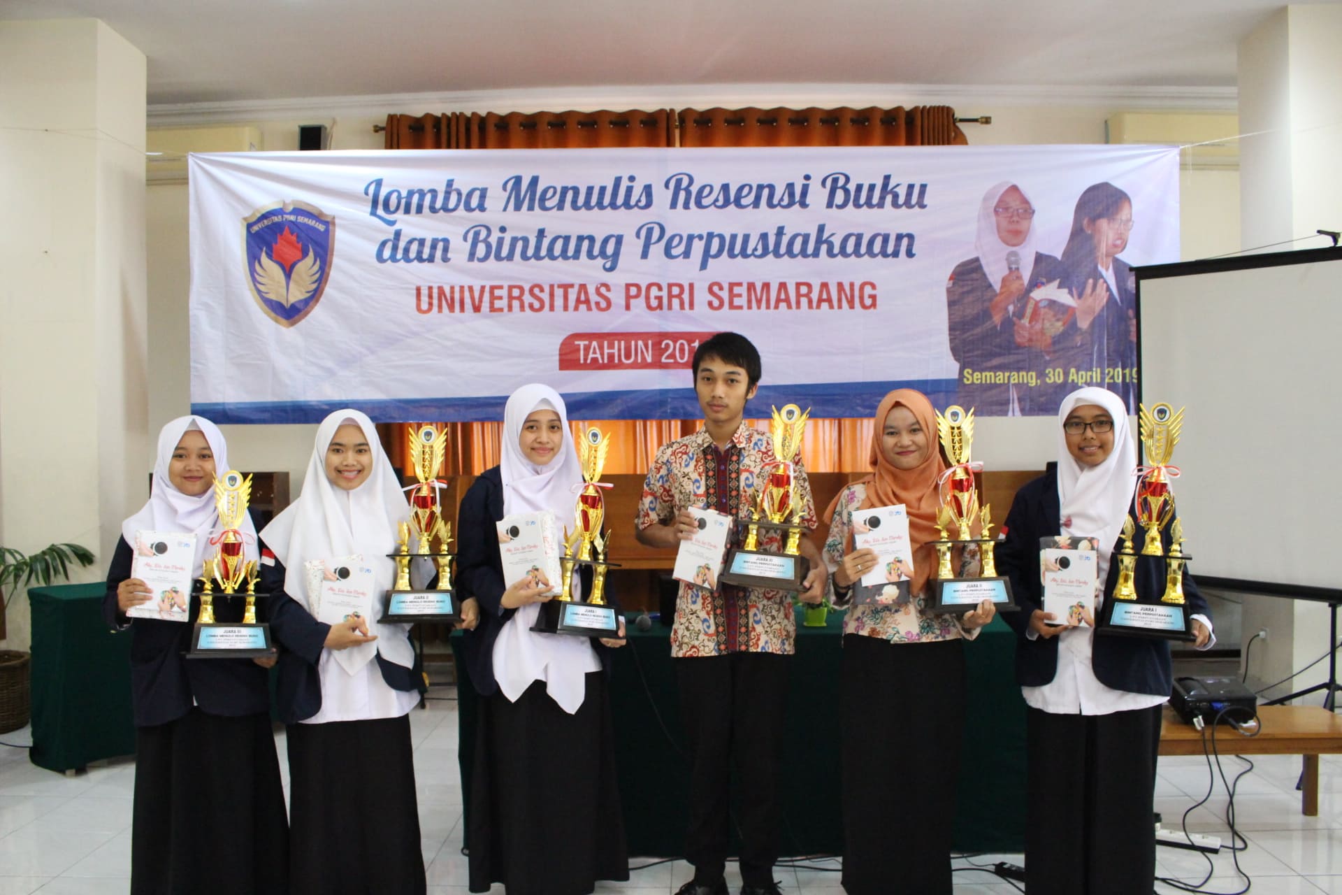 Pemenang Lomba Menulis Resensi Buku dan Bintang Perpustakaan Universitas PGRI Semarang 2019 